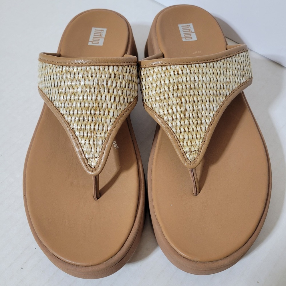 FitFlop Thong Sandals Women 8 Tan F-Mode Woven Raffia Wicker Boho Comfort Summer
